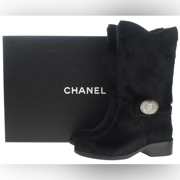 CHANEL BLACK MEDALLION CC LOGO BOOTS PONY HAIR FUR SZ 37.5 - Picture 9 of 10